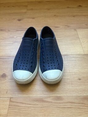 Native Slip-On Jefferson Sneakers in Navy and White